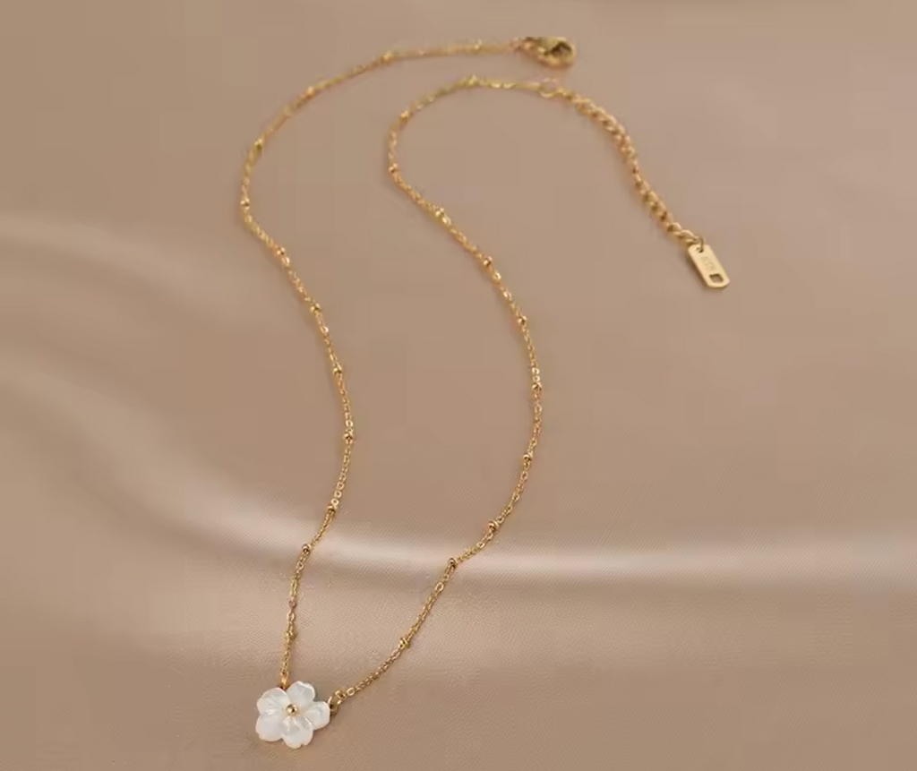 Gold Color Stainless Steel White Shell Flower Pendant Necklace for Women