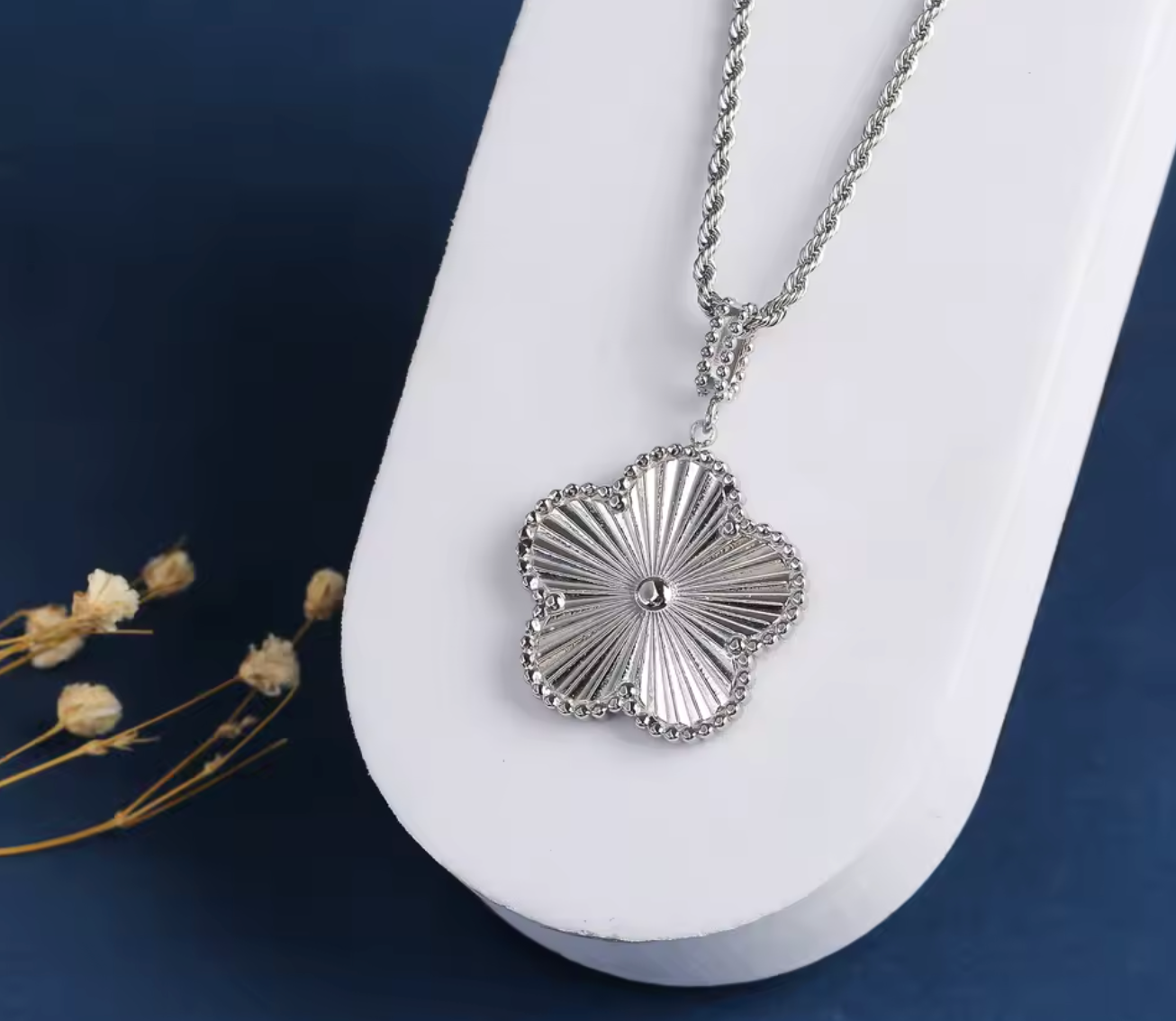 Luxury Stainless Steel Clover Laser Sweater Chain Pendant Necklace for Women