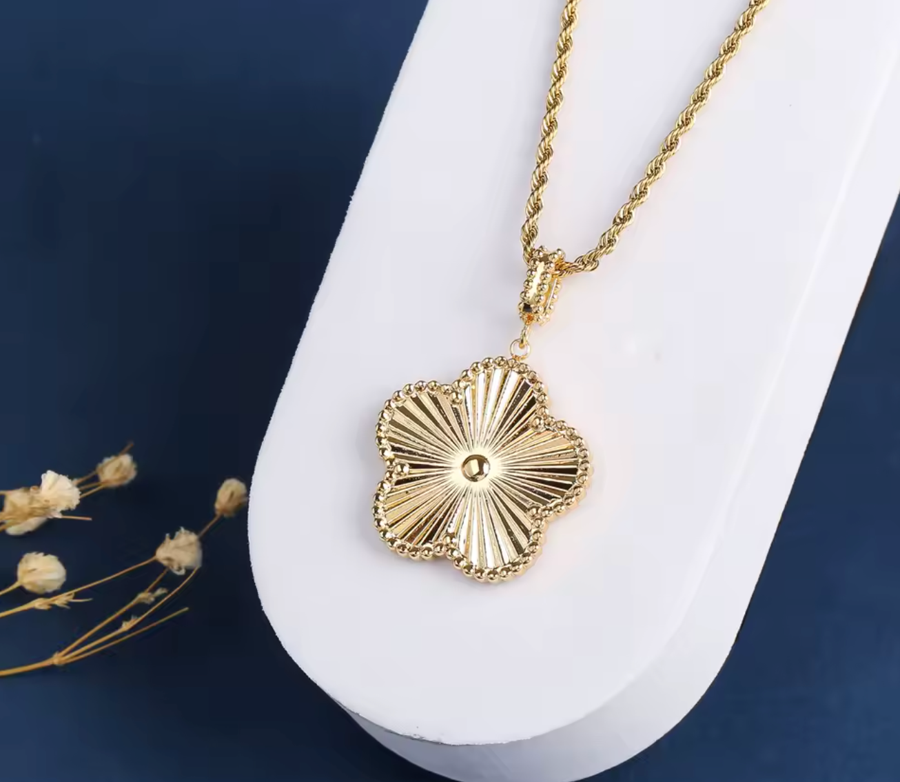 Luxury Stainless Steel Clover Laser Sweater Chain Pendant Necklace for Women
