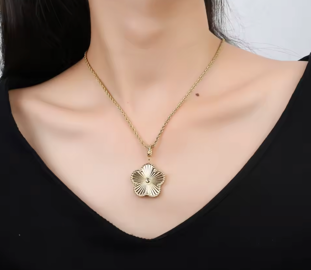 Luxury Stainless Steel Clover Laser Sweater Chain Pendant Necklace for Women