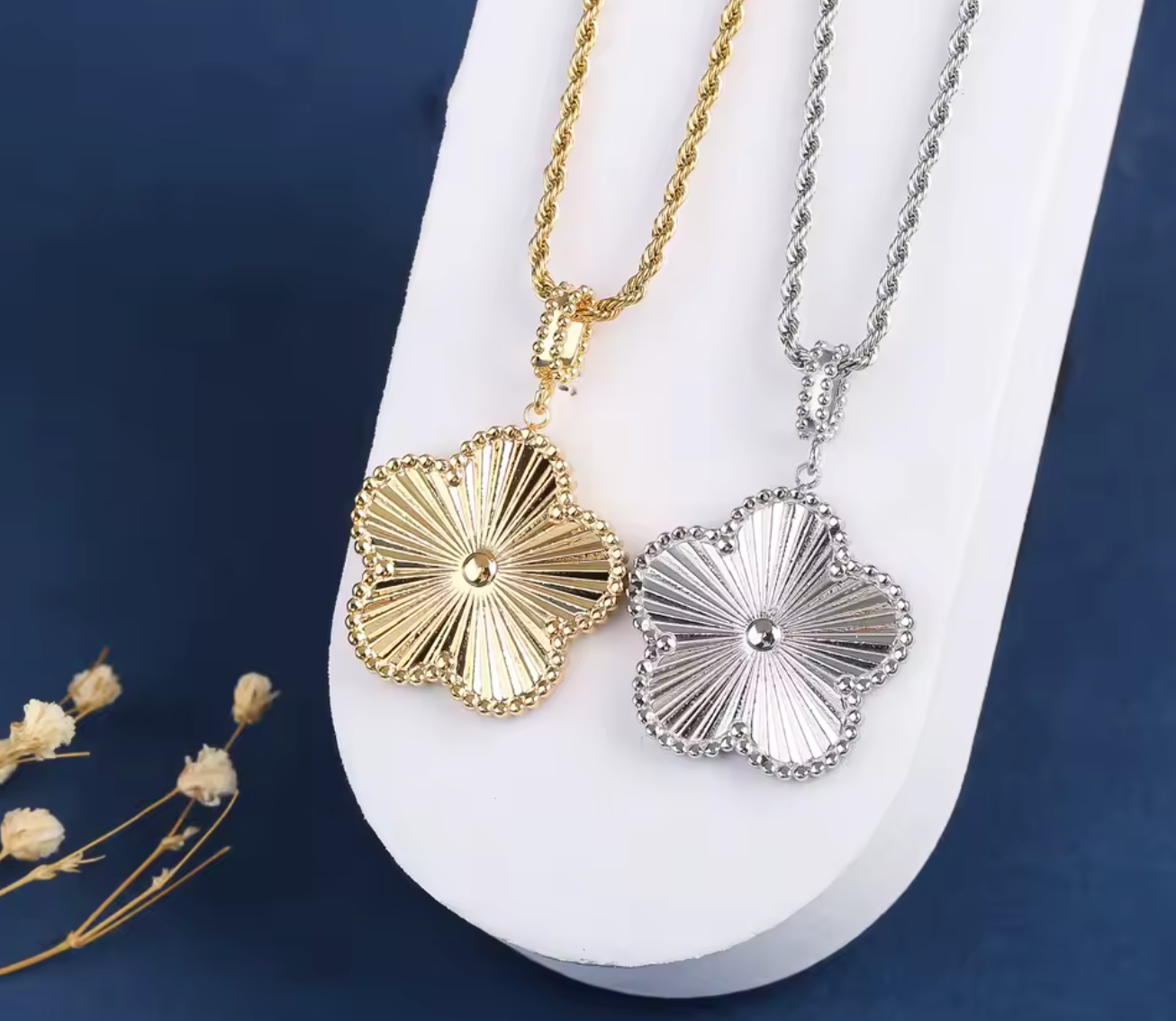Luxury Stainless Steel Clover Laser Sweater Chain Pendant Necklace for Women