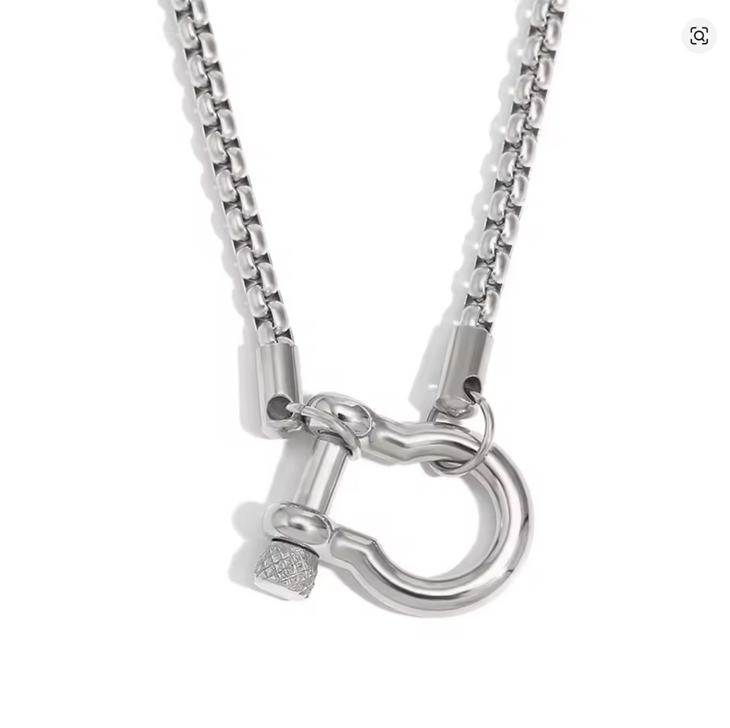 18K Gold Plated Stainless Steel Buckle Pendant Necklace with Square Pearl Chain for Women