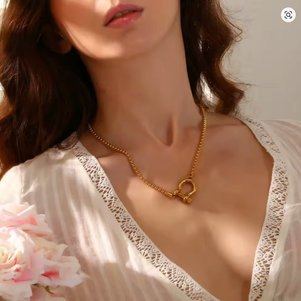 18K Gold Plated Stainless Steel Buckle Pendant Necklace with Square Pearl Chain for Women