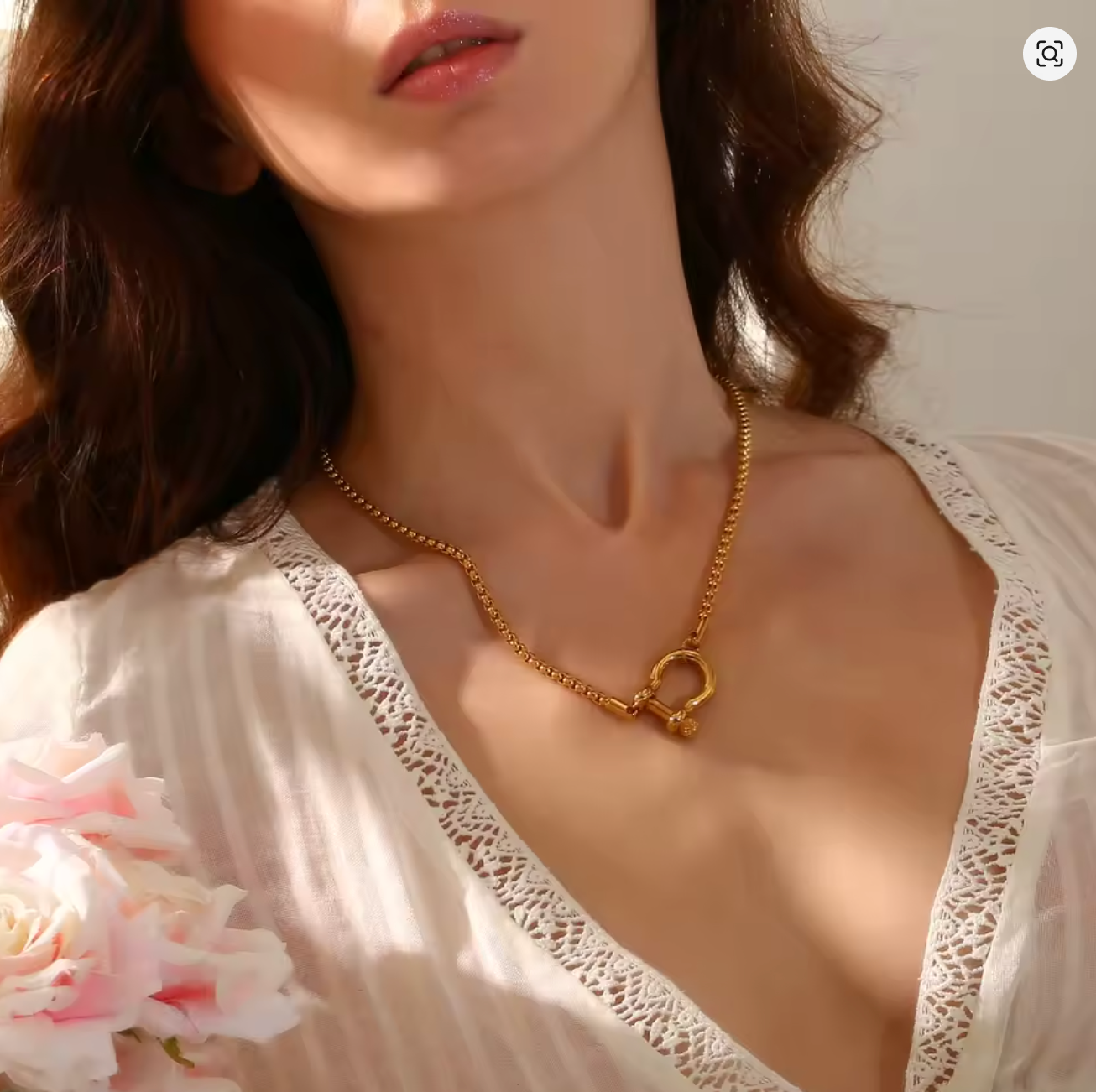 18K Gold Plated Stainless Steel Buckle Pendant Necklace with Square Pearl Chain for Women