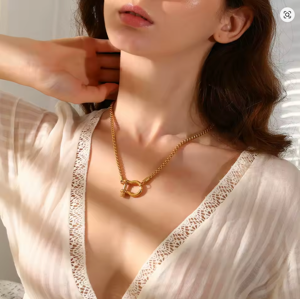 18K Gold Plated Stainless Steel Buckle Pendant Necklace with Square Pearl Chain for Women